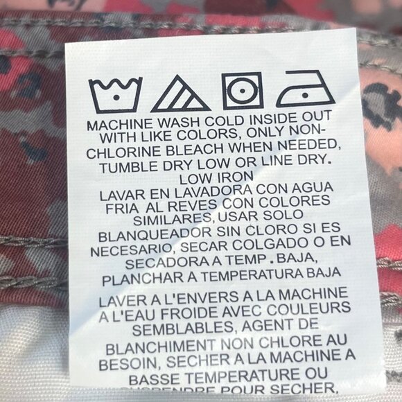 Lee Floral Bermuda Shorts Womens Size 12 Pink Midrise New Summer Casual - Picture 8 of 11